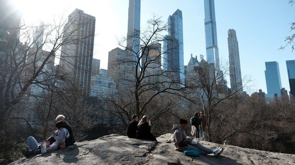 People enjoy an afternoon in Central Park in Manhattan on an unseasonably warm afternoon on February 15, 2023 in New York City. The city has seen almost no snow this winter.  (Photo: Spencer Platt, Getty Images)