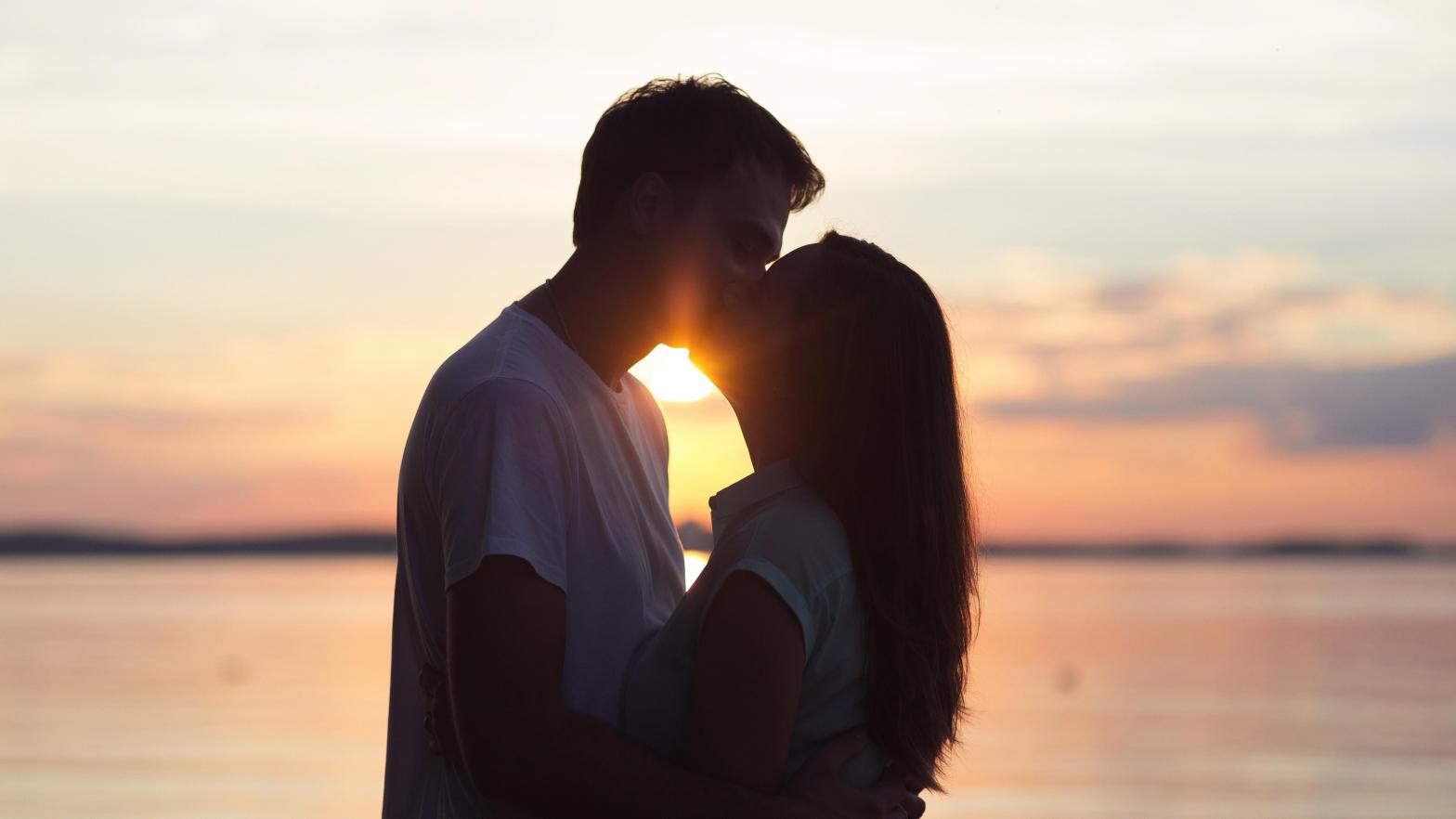 The kissing device was developed by a college student in China as early as 2019.  (Image: Diana Reentovich, Shutterstock)