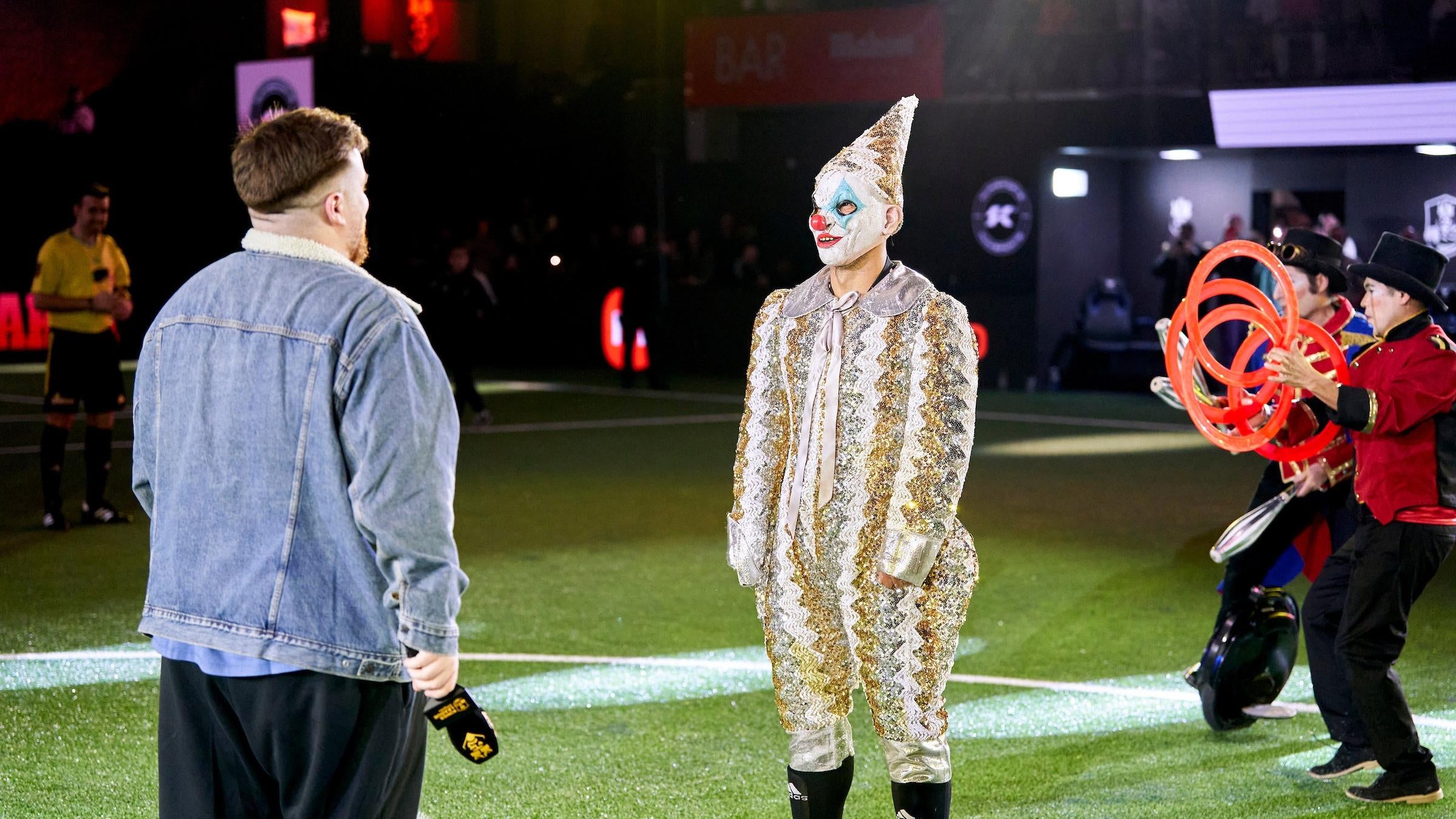 In response to critiques from Spanish soccer league officials, Piqué announced a mysterious clown as a new player for Sergio Agüero's Kunisports. (Photo: Kings League InfoJobs)