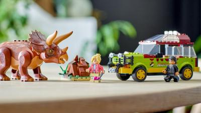 LEGO Welcomes Everyone Back to Jurassic Park With 5 New Sets and One Big Pile of Poop