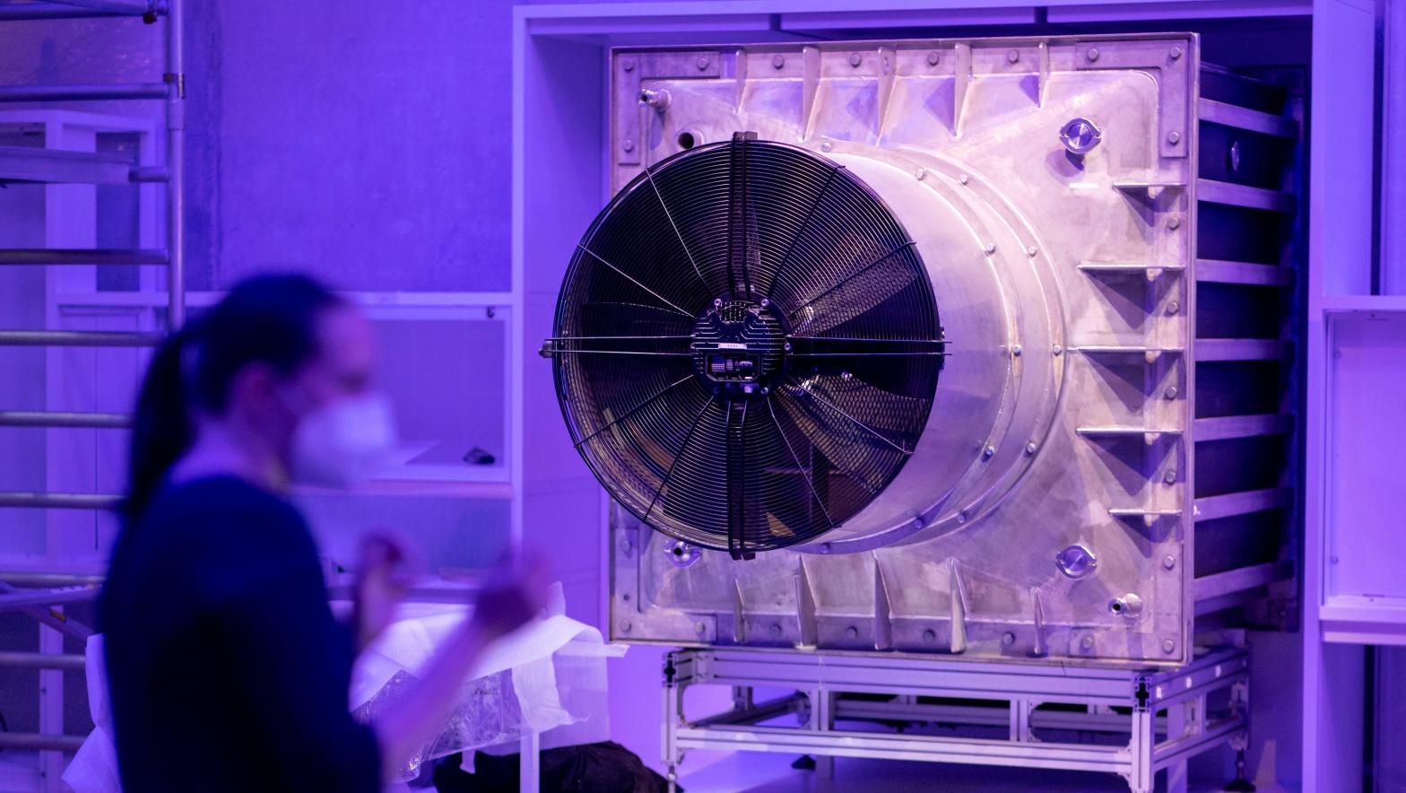 A CO2 collector on display at a museum in Germany.  (Photo: Daniel Karmann/picture-alliance/dpa, AP)