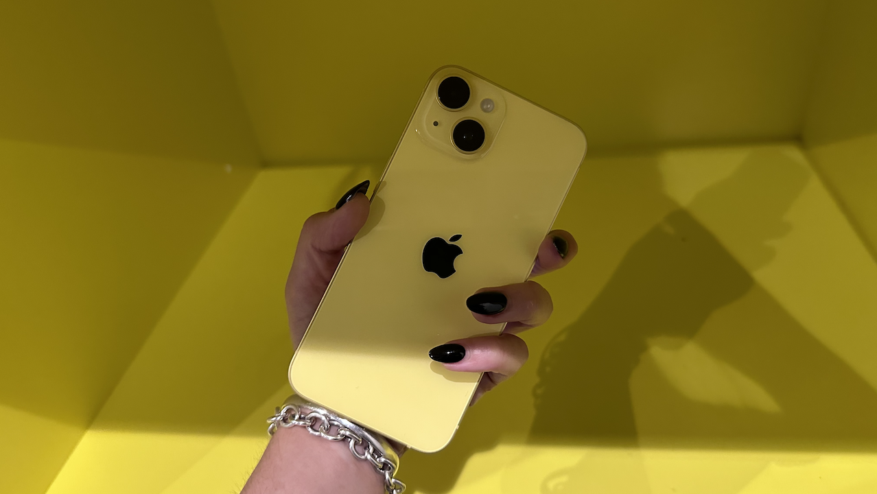 iphone 14 yellow