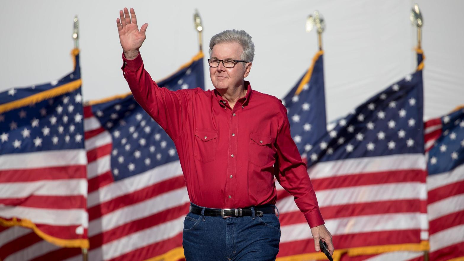 Lt. Gov. Dan Patrick waves to a crowd at a Trump rally.  (Photo: Nick Wagner, AP)