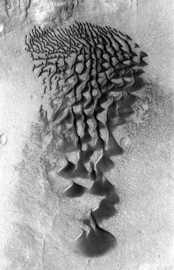 Odyssey captured this image of Martian sand dunes in 2006.  (Image: NASA/JPL-Caltech/ASU)