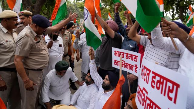 27 Million Indians Lose Internet Access as Punjab Police Hunt Sikh Separatist
