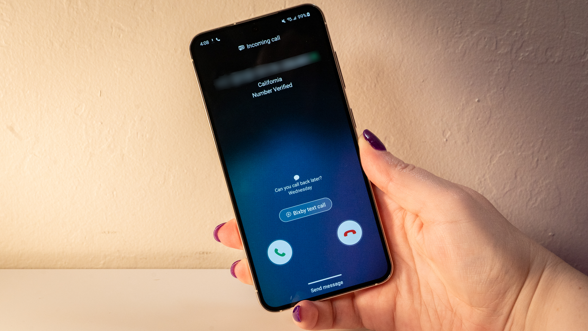 Bixby Text Call works, but it's weird!  (Photo: Florence Ion / Gizmodo)