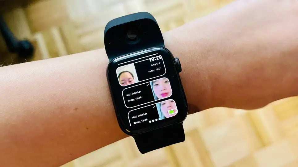 The Wristcam smart watch accessory is probably the opposite direction of where Apple wants to take its Apple Watch camera, according to a new patent. (Photo: Victoria Song / Gizmodo)