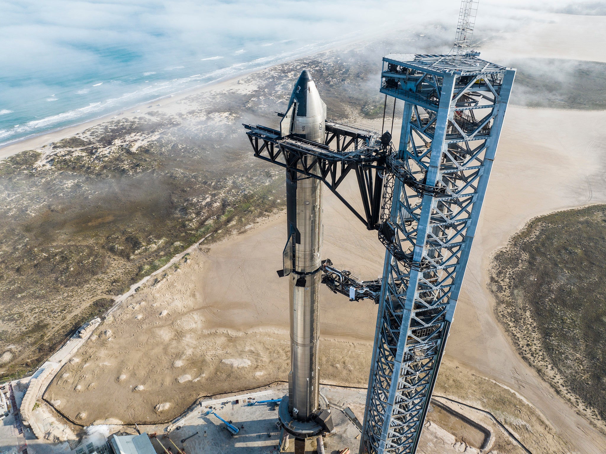 A view of the fully stacked Starship rocket, January 9, 2023, (Photo: SpaceX)