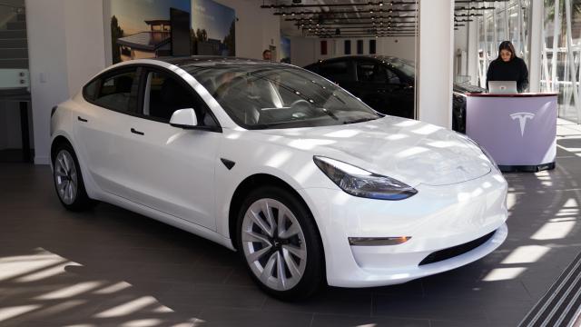 Hackers Render Tesla Car Unsafe to Drive, Win Themselves a Model 3