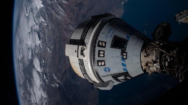Boeing Sets Date for First Crewed Starliner Launch, but Parachute Tests Remain
