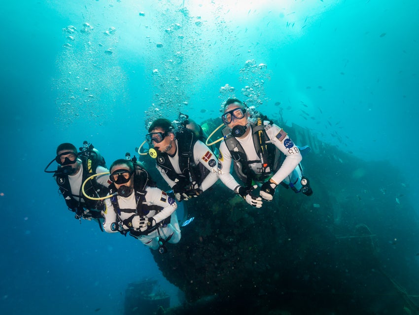 Jeremy Hansen (far left) along with other astronauts during a NEEMO training mission. (Photo: NASA)
