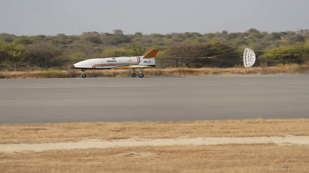 The Reusable Launch Vehicle Autonomous Landing Mission (RLV LEX) landing at the Aeronautical Test Range in India.  (Image: ISRO)