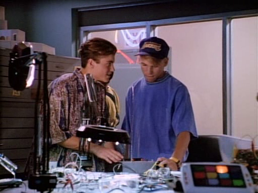 David Silver and Scott Scanlon in Tech Shop.  (Screenshot: CBS)