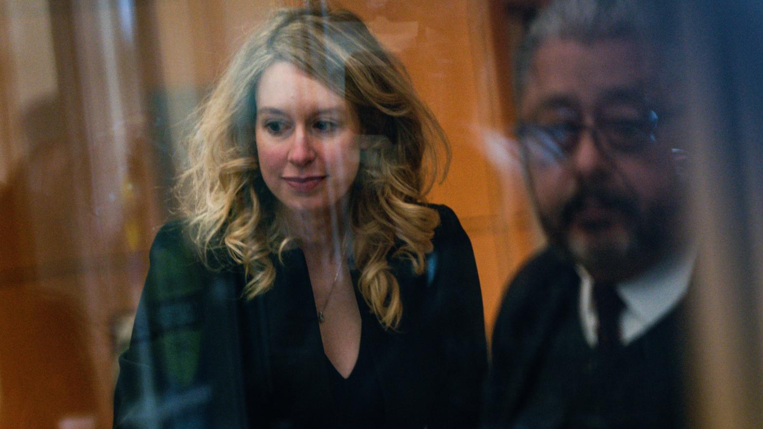Holmes appears in California court in March 2023 for a restitution hearing. (Image: Philip Pacheco, Getty Images)