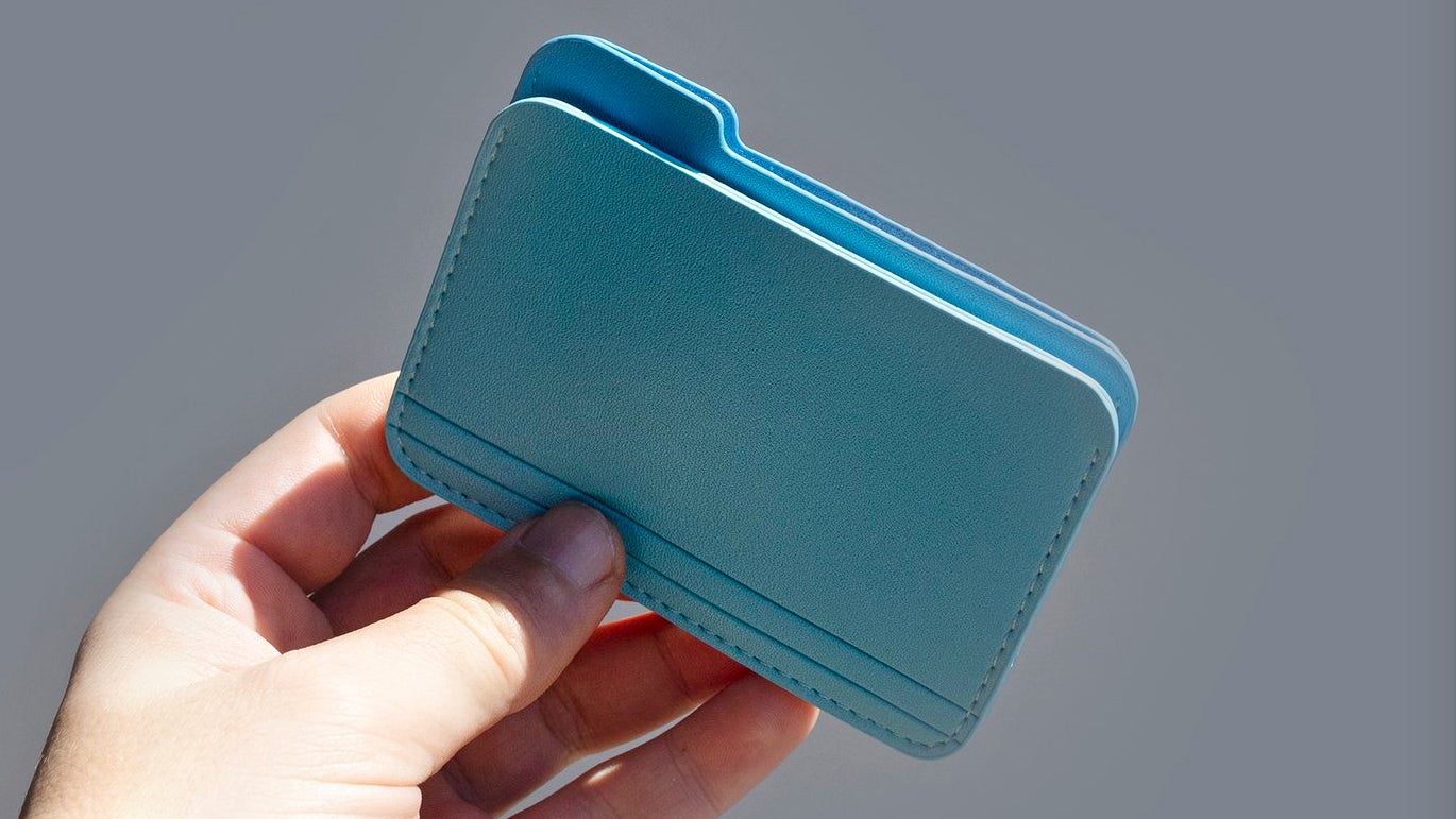 Someone Turned the macOS Folder Icon Into a Real-Life Wallet
