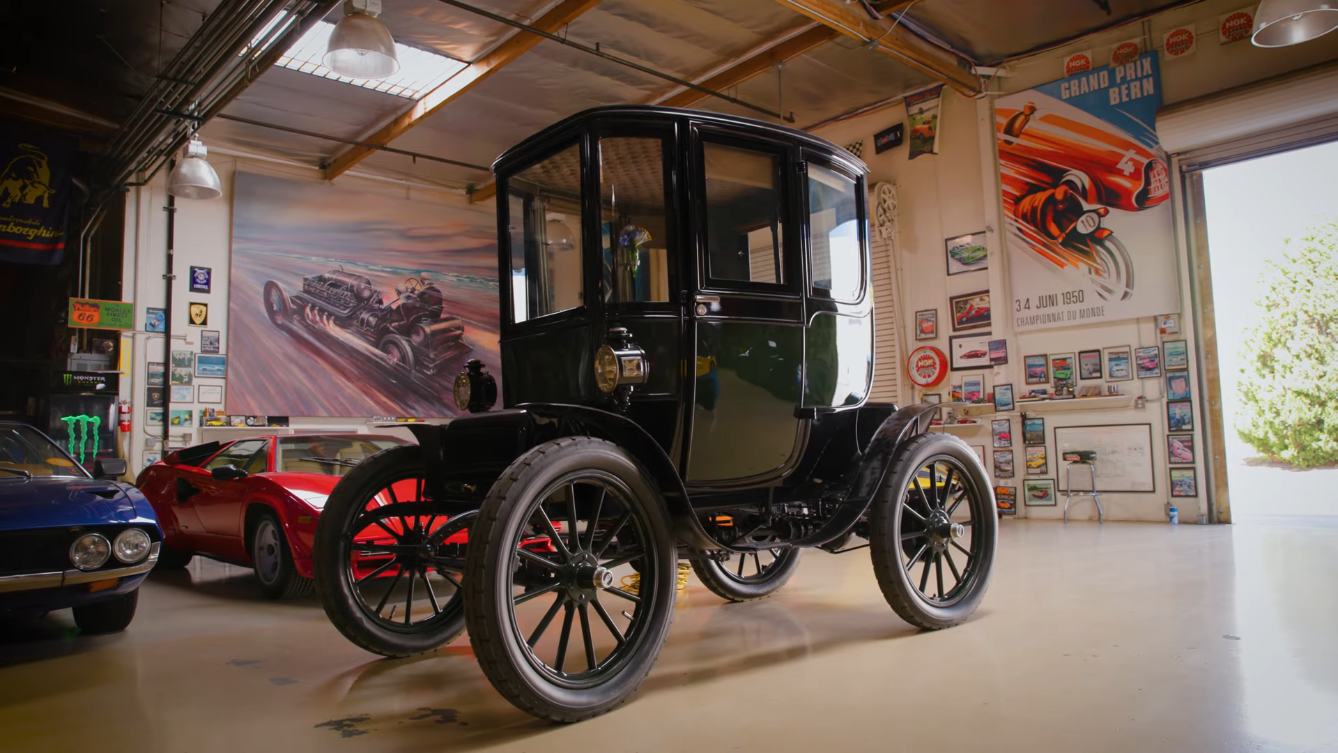 A 1909 Baker Electric Proves That a 100-Year-Old EV Still Holds Up
