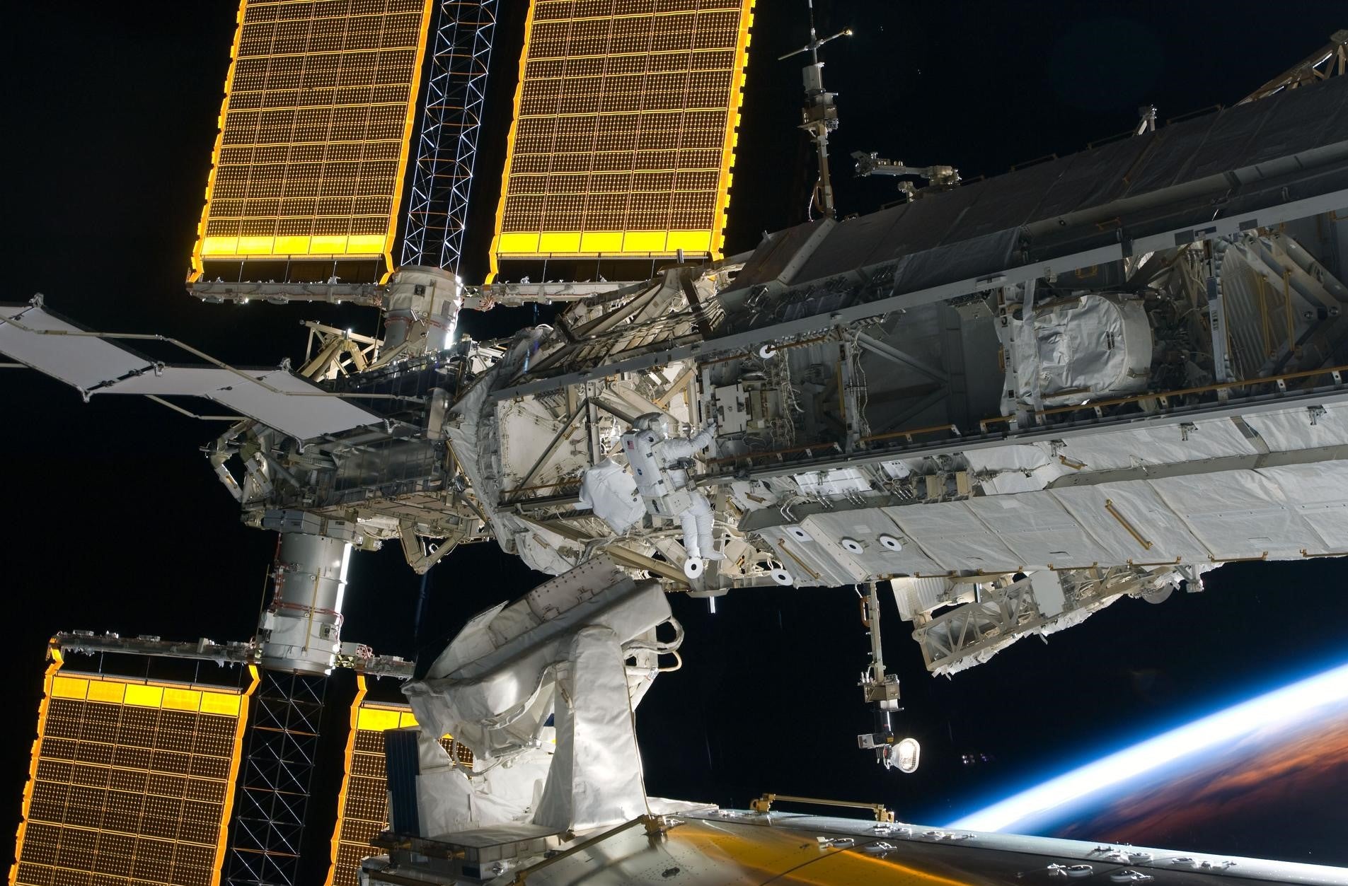 NASA astronaut Steve Bowen performing a spacewalk.  (Photo: NASA)