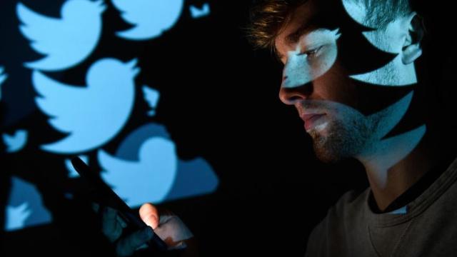 Twitter Cuts Search Bar Access for Unregistered Users