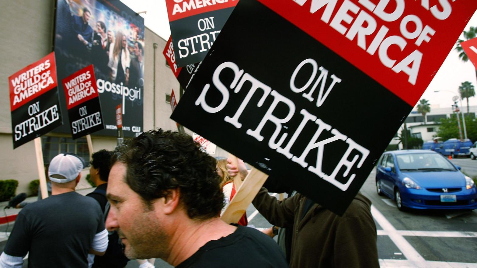 Photo from a WGA strike in Los Angeles in 2008.  (Photo: David McNew, Getty Images)