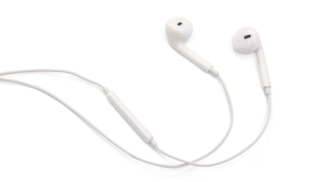 Wired headphones