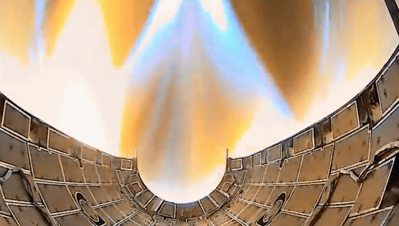 The Falcon Heavy fairing during its toasty reentry on Sunday, April 30, 2023. (Gif: SpaceX/Gizmodo)