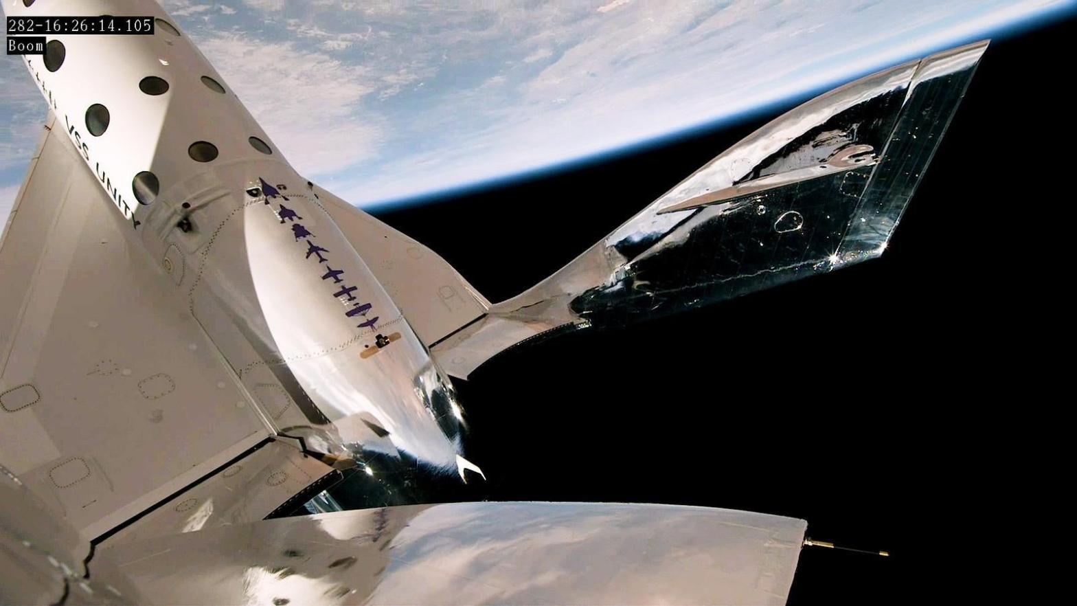 Virgin Galactic's spaceplane reached an altitude of 54.2 miles (87.2 km) after its release from the aircraft carrier.  (Image: Virgin Galactic)