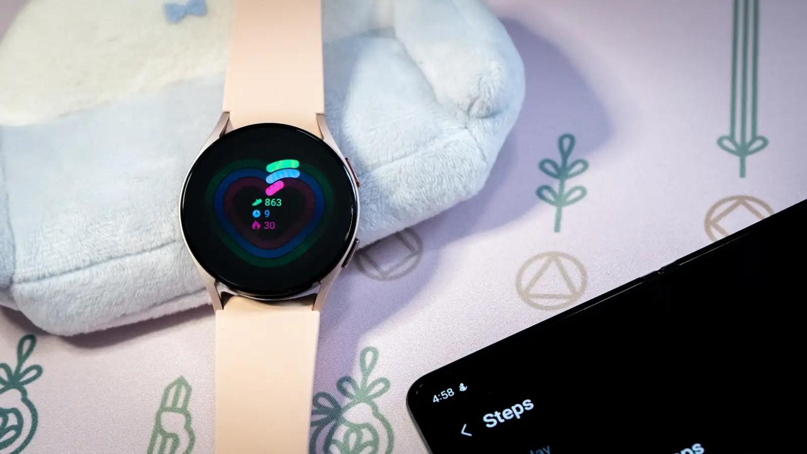 The Galaxy Watch 5's Samsung Health app already tracks heartbeat, steps, and calories.  (Photo: Florence Ion / Gizmodo)