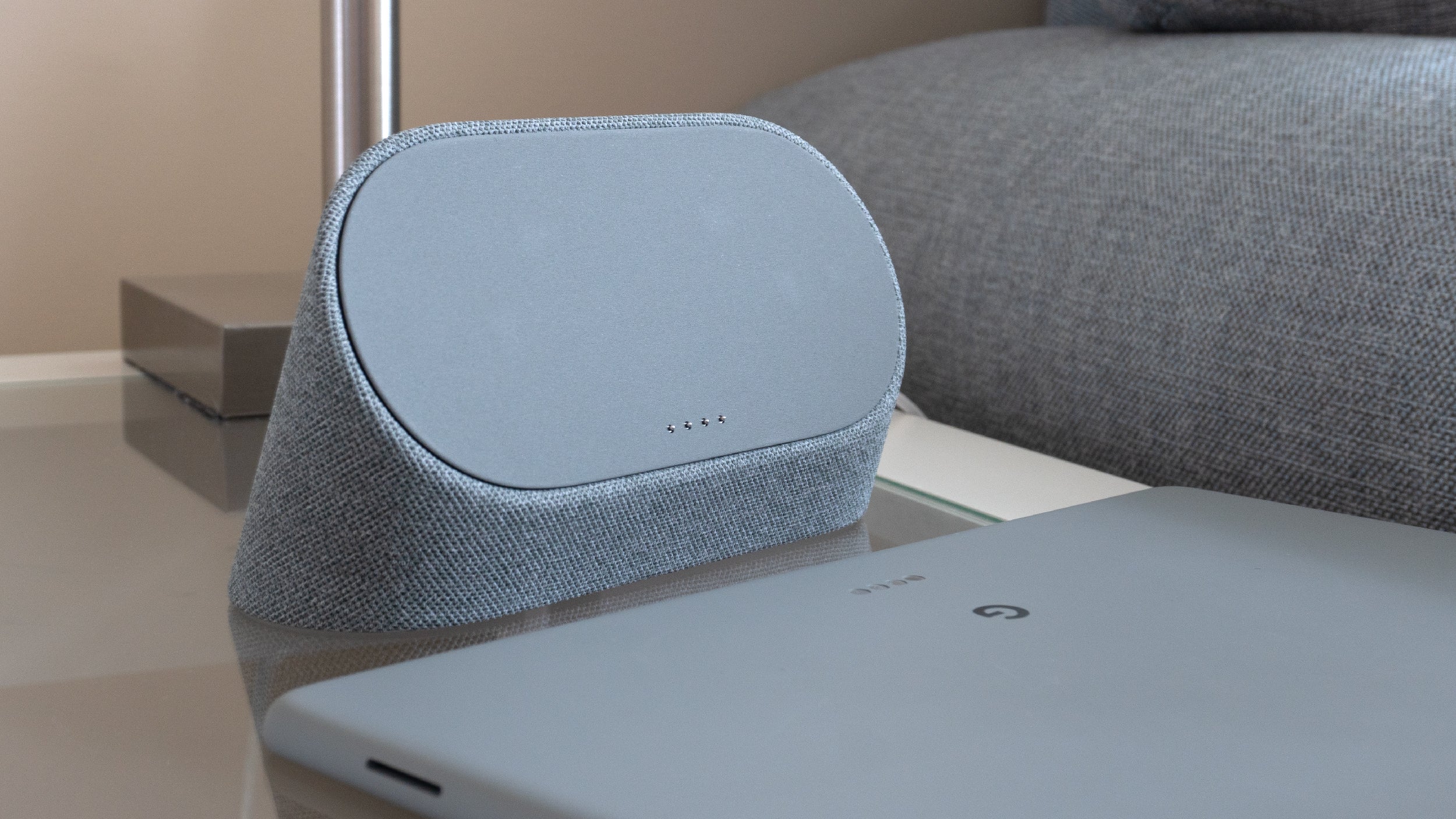 The Pixel Tablet connects to its dock with strong magnets, while four metal pins provide charging and data transfer connections. (Photo: Andrew Liszewski | Gizmodo)