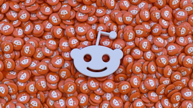 Reddit Threatens Subs to Go Public Again, or Else…