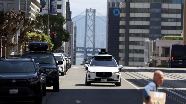 Cops in the U.S. Are Already Treating Self-Driving Cars As ‘Surveillance Cameras on Wheels’