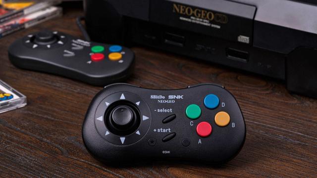 8BitDo Gave the NEOGEO CD’s Gamepad a Wireless Upgrade and Recreated Its Uniquely Clicky Joystick