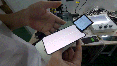 This Machine Can Fix Broken Smartphone OLED Screens While They’re Still Turned On
