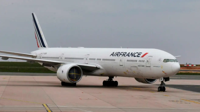 Air France Passenger Found Blood and Diarrhea Under His Seat