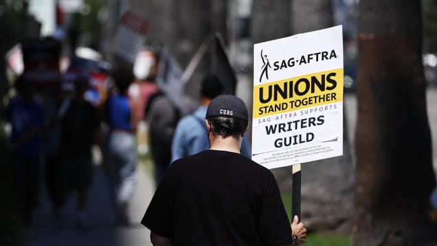 Hollywood Studios Discuss Bringing in Federal Negotiator to Avoid Actors’ Strike