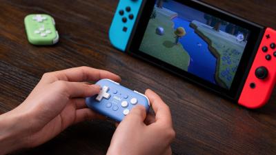 8BitDo’s Latest Tiny Controller Weighs Less Than a Single AA Battery