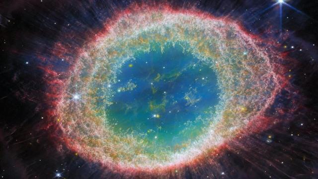 Webb Space Telescope Drops Two Spellbinding Shots of the Ring Nebula