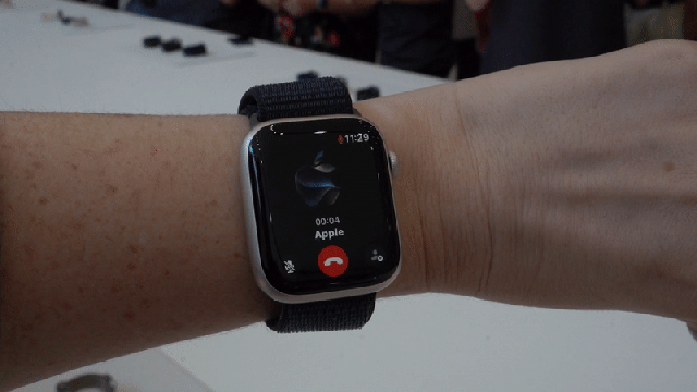 Hands-on With the Apple Watch’s New Double Tap Gesture