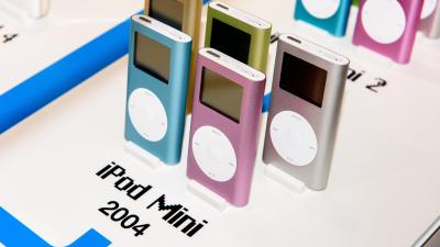 This Clothing Store Selling Vintage iPods Is Making Us Feel Old