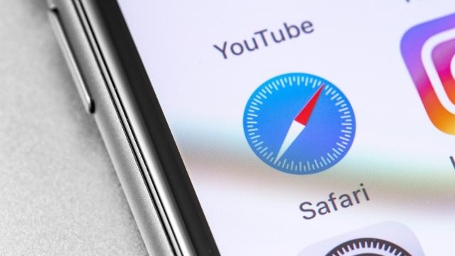 Apple's Safari Browser May Let You Erase Ads Completely With New AI Makeover