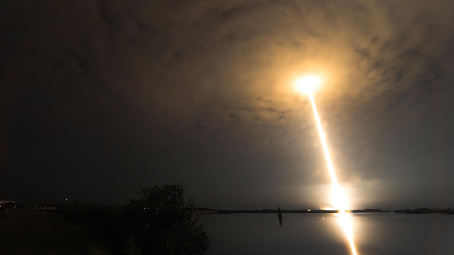 Returning SpaceX Rockets Are Creating Bright Glowing ‘Holes’ in the Sky