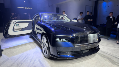 This Is What $770,000-Worth of Rolls-Royce EV Looks Like