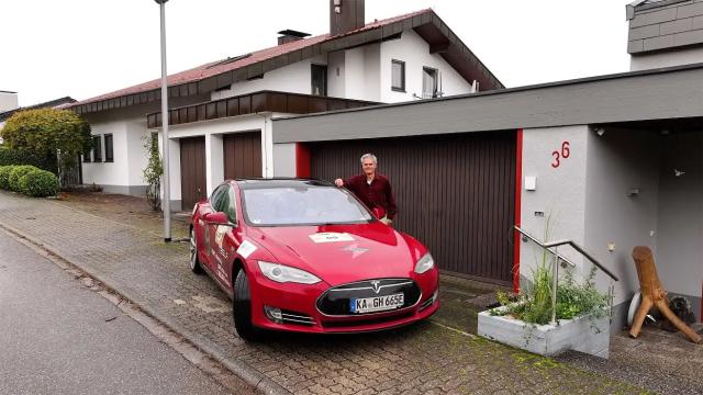 2-Million-Kilometre Tesla Model S Has Gone Through 13 Motors and Three Battery Pack Replacements