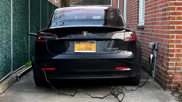 High-Mileage Drivers Aren’t Buying EVs and That’s a Problem