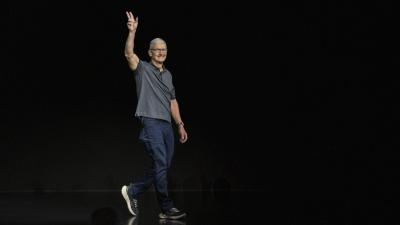 Apple Scurries Onto the AI Stage With Too Little, Too Late