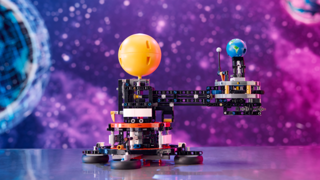 Lego’s Latest Technic Set Will Let You Move Heaven and Earth