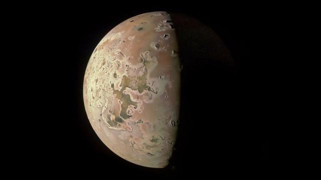 Juno Spacecraft Gears Up for Closest Look at Jupiter’s Tormented Moon
