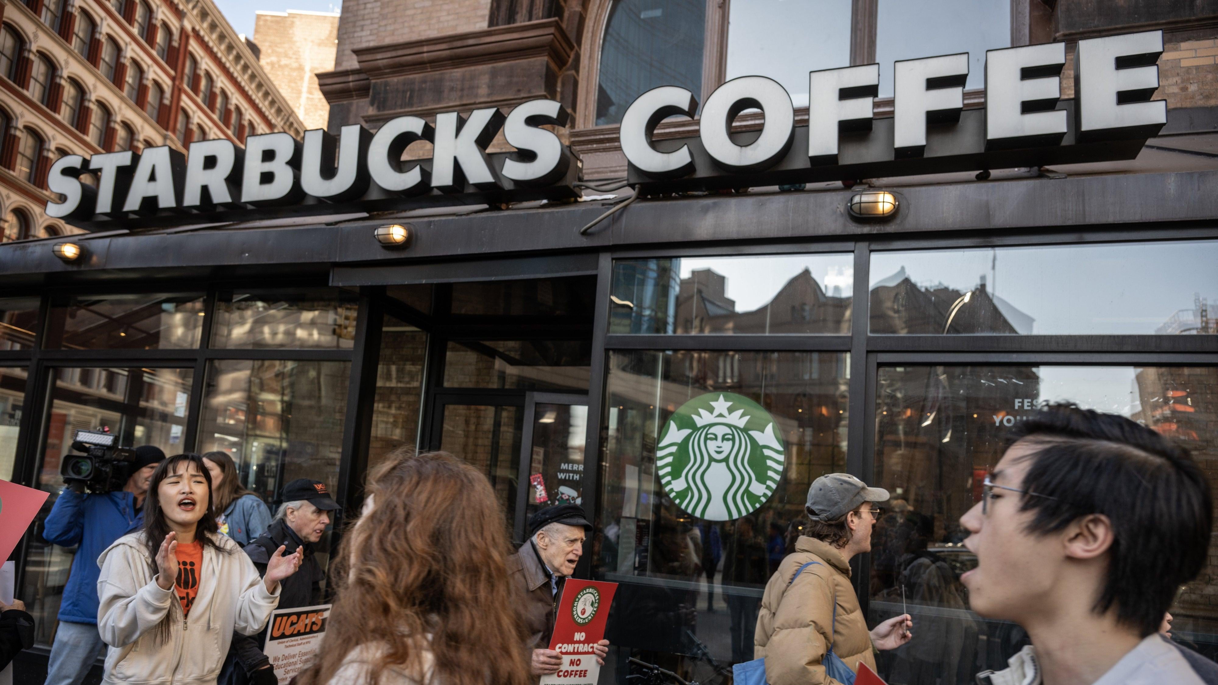 US Starbucks App Traps Users in ‘Vicious Cycle’ of Shaken Espresso, Says Consumer Advocate thumbnail