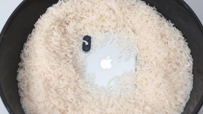 Apple Officially Warns Users Not to Put Wet iPhones in Rice