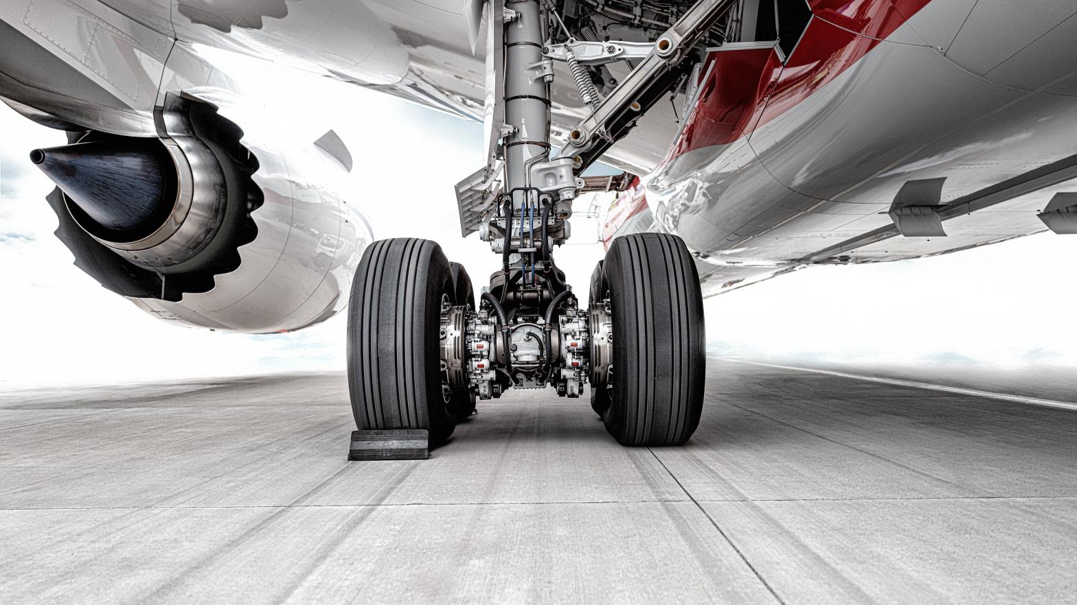 Why Airplane Tyres Last Less Than 500 Landings