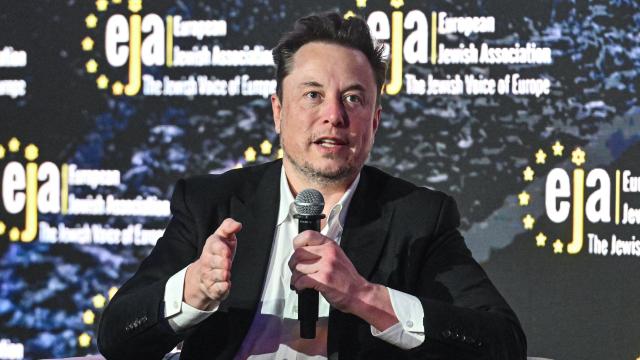 Elon Musk Claims Tesla Employee’s Fatal Crash Had Nothing to Do With Full-Self-Driving